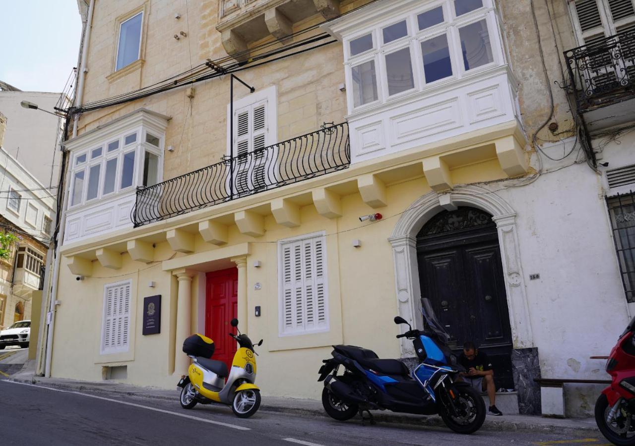 The Rose Hostel Saint Julian's Exterior photo